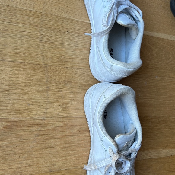 White Levi's Shoes Size 10 - Picture 8 of 14